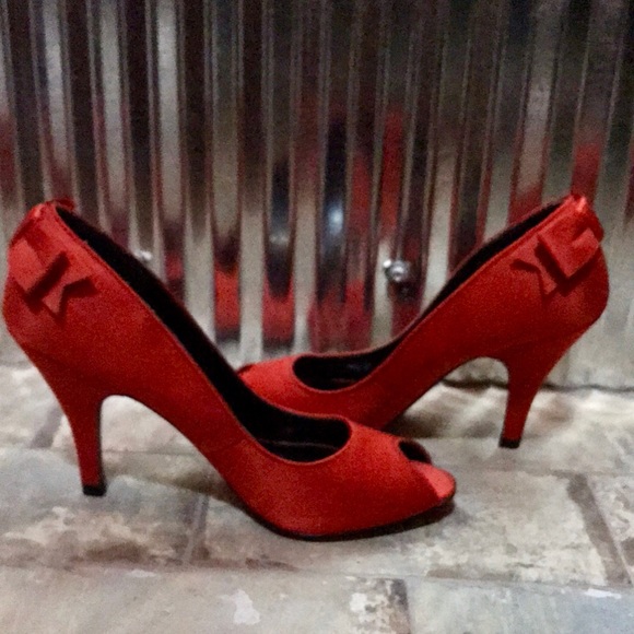 Shoes - Hollywould Red Satin peep toe heel size 6